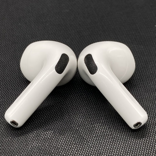 【中古】AirPods 4 MXP93J/A（アクティブノイズキャンセリング搭載）【秋葉原】