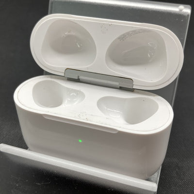 【中古】AirPods Lightning 充電ケース (第3世代)【日本橋】