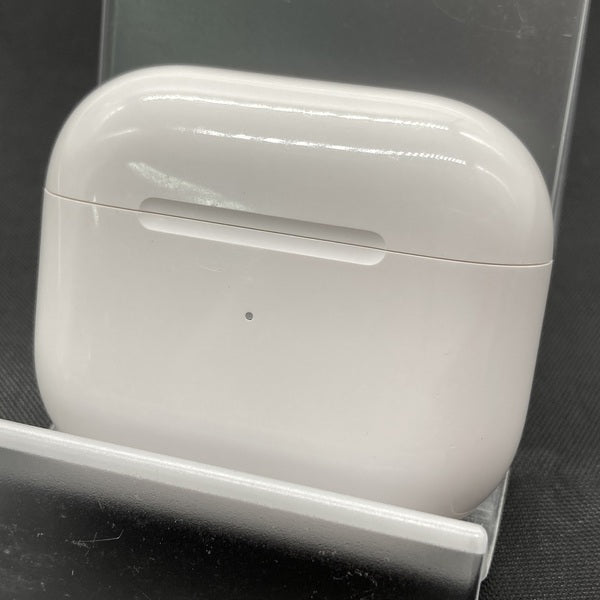 【中古】AirPods Lightning 充電ケース (第3世代)【日本橋】