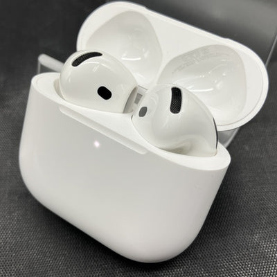 【中古】AirPods 4 MXP93J/A（アクティブノイズキャンセリング搭載）【秋葉原】