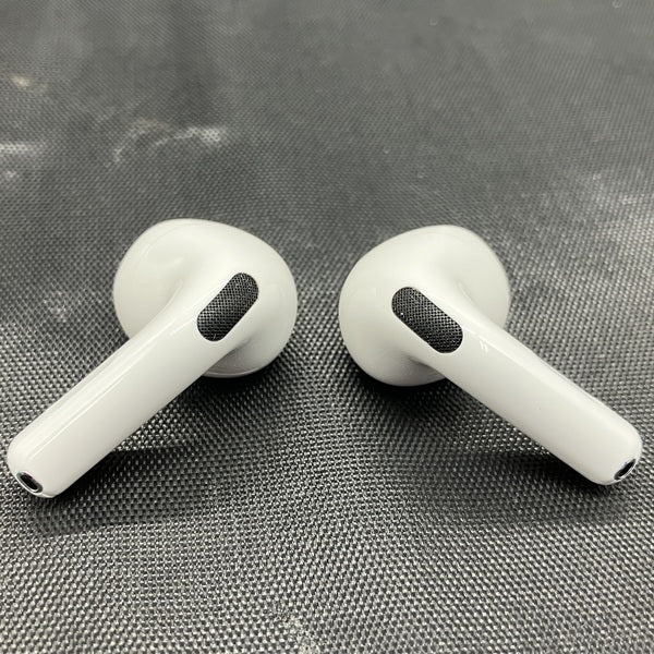 【中古】AirPods 4 MXP93J/A（アクティブノイズキャンセリング搭載）【秋葉原】