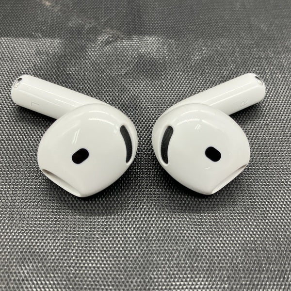 【中古】AirPods 4 MXP93J/A（アクティブノイズキャンセリング搭載）【秋葉原】
