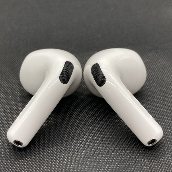 【中古】AirPods 4 MXP93J/A（アクティブノイズキャンセリング搭載）【日本橋】