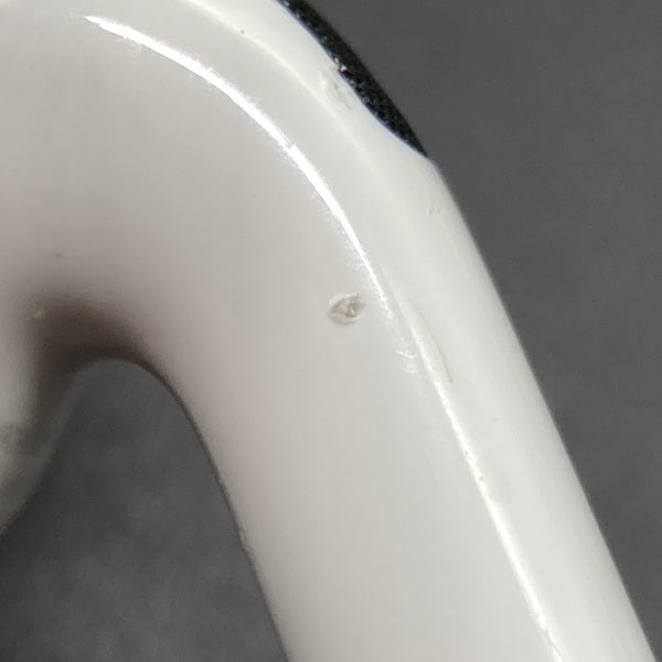 【中古】MagSafe充電ケース(USB-C)付きAirPods Pro(第2世代) MTJV3JA【日本橋】