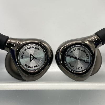 【中古】AK T8iE ブラック【AK-T8IE-BLK】【日本橋】