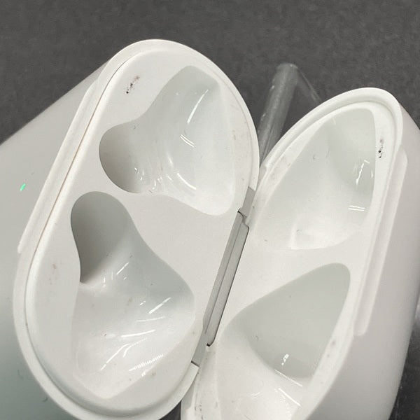【中古】Wireless Charging Case for AirPods MR8U2J/A【秋葉原】