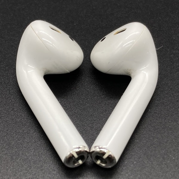 【中古】AirPods with Charging Case MV7N2J/A【日本橋】