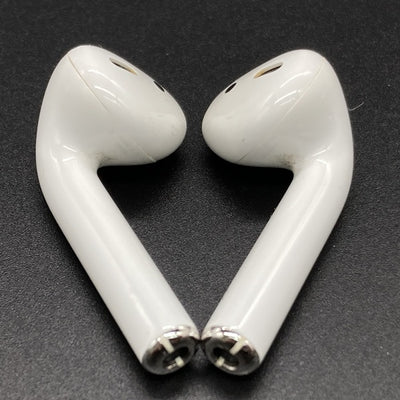 【中古】AirPods with Charging Case MV7N2J/A【日本橋】