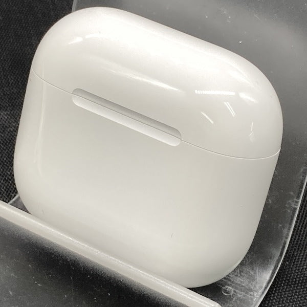 【中古】AirPods 4 MXP93J/A（アクティブノイズキャンセリング搭載）【秋葉原】