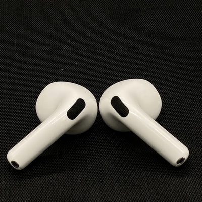 【中古】AirPods 4 MXP93J/A（アクティブノイズキャンセリング搭載）【秋葉原】