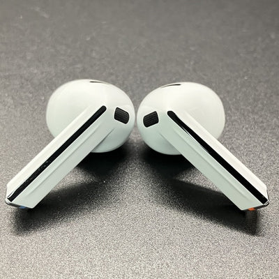 【中古】Galaxy Buds3 ホワイト 【SM-R530NZWAXJP】【秋葉原】