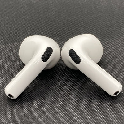 【中古】AirPods 4 MXP93J/A（アクティブノイズキャンセリング搭載）【秋葉原】