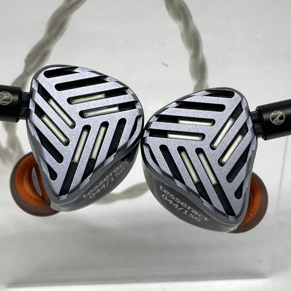 【中古】Tesseract(Universal Fit)【日本橋】