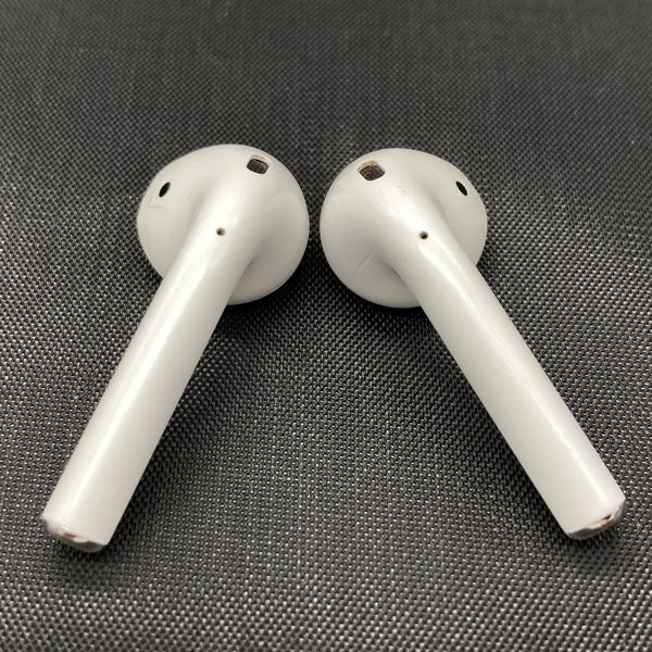 【中古】AirPods with Charging Case MV7N2J/A【日本橋】