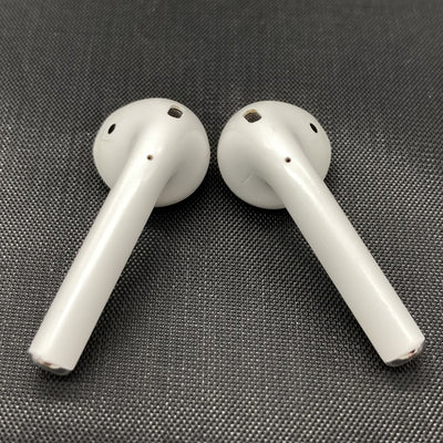 【中古】AirPods with Charging Case MV7N2J/A【日本橋】