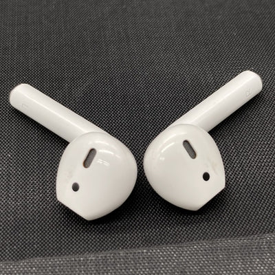 【中古】AirPods with Charging Case MV7N2J/A【日本橋】