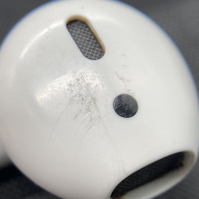 【中古】AirPods with Charging Case MV7N2J/A【日本橋】