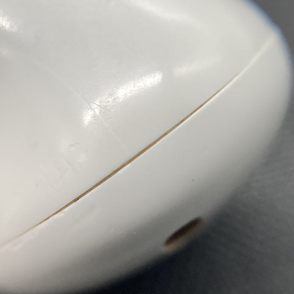 【中古】AirPods with Charging Case MV7N2J/A【日本橋】