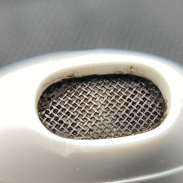 【中古】AirPods with Charging Case MV7N2J/A【日本橋】