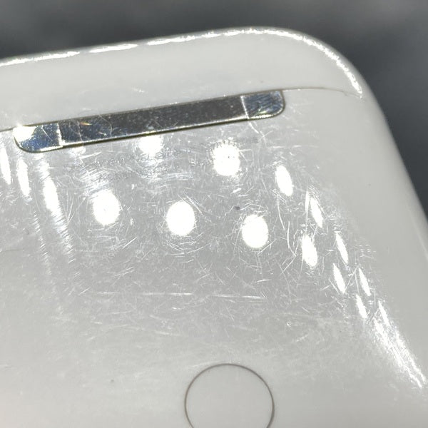 【中古】AirPods with Charging Case MV7N2J/A【日本橋】
