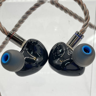 【中古】PERFORMER 8【日本橋】