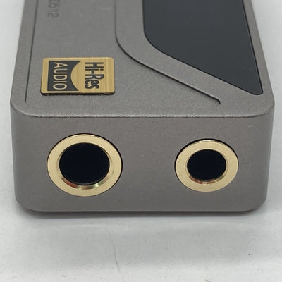 【中古】UA4 チタニウム【日本橋】