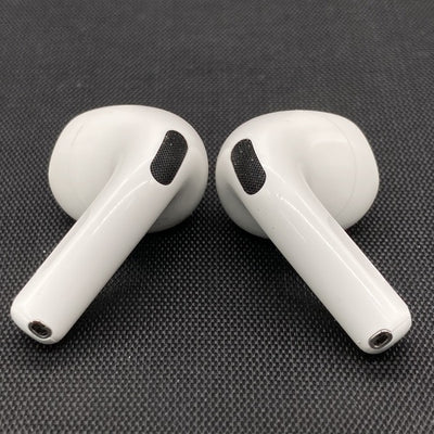 【中古】AirPods 4 MXP93J/A（アクティブノイズキャンセリング搭載）【秋葉原】