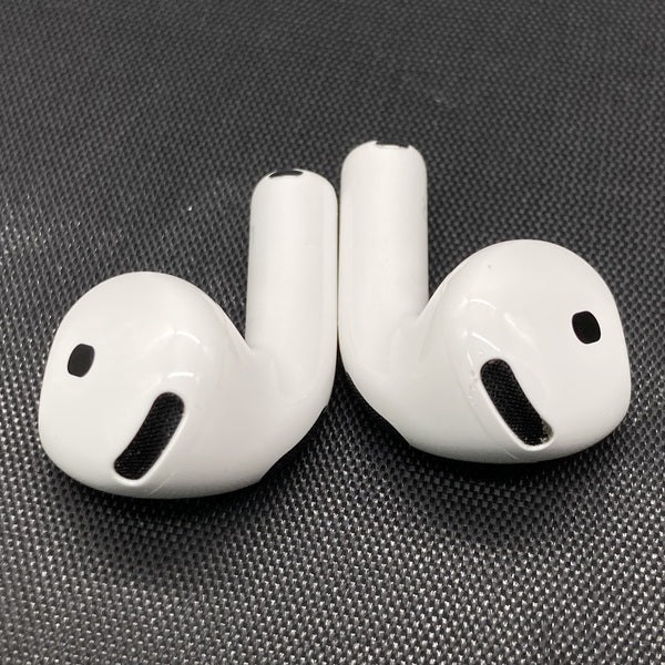 【中古】AirPods 4 MXP93J/A（アクティブノイズキャンセリング搭載）【秋葉原】