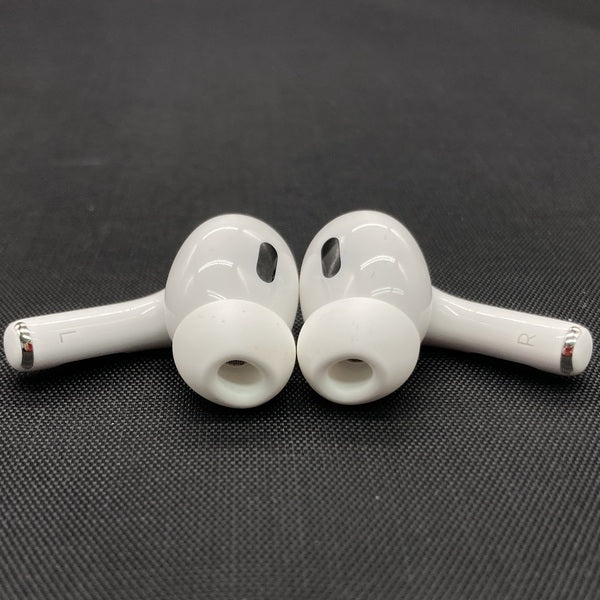 Apple 【中古】MagSafe充電ケース(USB-C)付きAirPods Pro(第2 Apple 【中古】MagSafe充電ケース(USB-C)付きAirPods Pro(第2