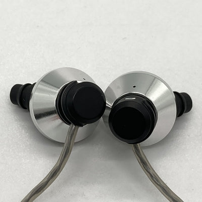 【中古】TITAN 1es シルバー【秋葉原】