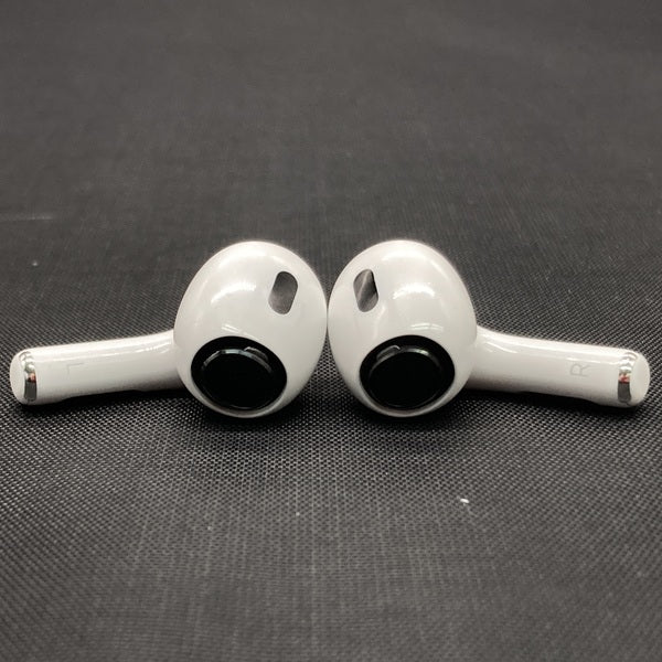 【中古】MagSafe充電ケース(USB-C)付きAirPods Pro(第2世代) MTJV3JA【秋葉原】