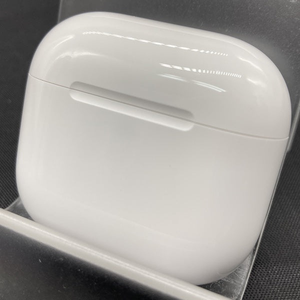【中古】AirPods 4 MXP63J/A【秋葉原】