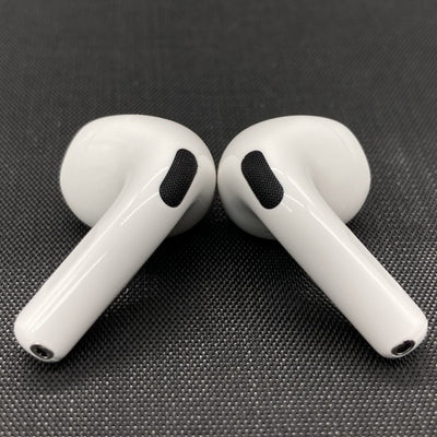 【中古】AirPods 4 MXP63J/A【秋葉原】