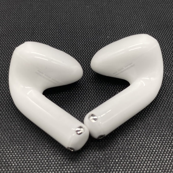 【中古】AirPods 4 MXP93J/A（アクティブノイズキャンセリング搭載）【秋葉原】