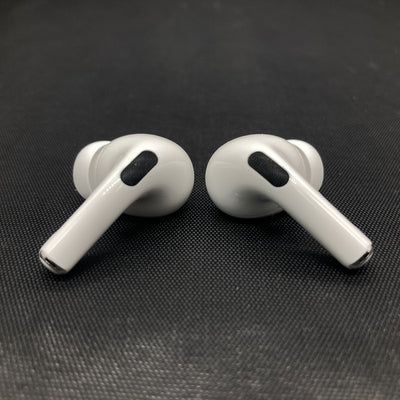 【中古】MagSafe充電ケース(USB-C)付きAirPods Pro(第2世代) MTJV3JA【秋葉原】