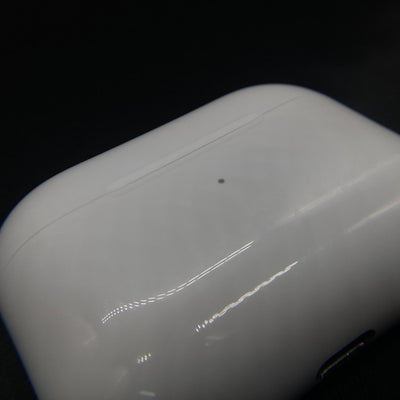 【中古】MagSafe充電ケース(USB-C)付きAirPods Pro(第2世代) MTJV3JA【秋葉原】