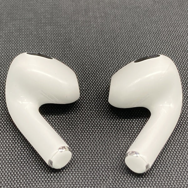 【中古】Airpods MPNY3J/A 3rd Generation  Lightning充電ケース付【秋葉原】