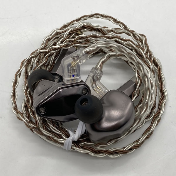 新品未使用 カイン Cayin YB04 BA4基搭載 インイヤー・モニター Cayin YB04BA4基搭載インイヤー・モニター | kopek｜