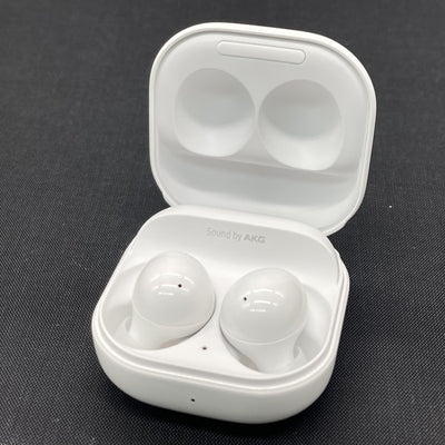 【中古】Galaxy Buds2 White 【SM-R177NZWAXJP】【秋葉原】