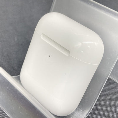 【中古】AirPods with Wireless Charging Case  MRXJ2J-A【秋葉原】