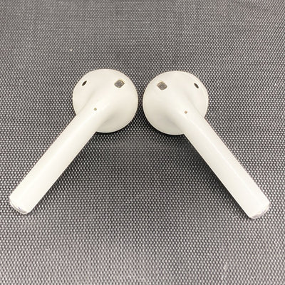 【中古】AirPods with Wireless Charging Case  MRXJ2J-A【秋葉原】