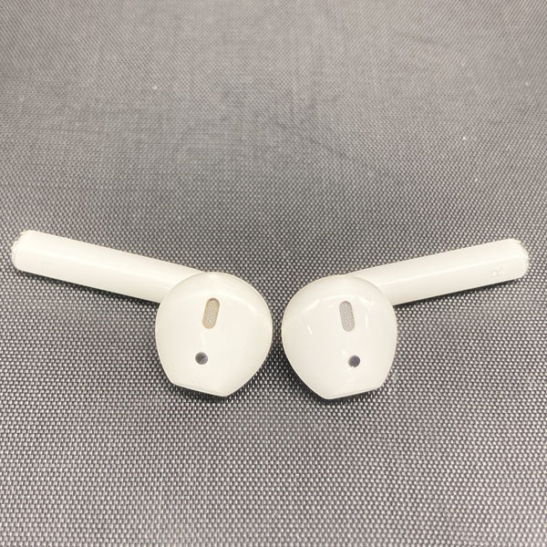 【中古】AirPods with Wireless Charging Case  MRXJ2J-A【秋葉原】