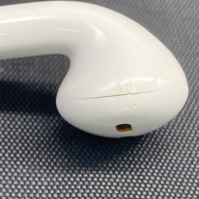 【中古】AirPods with Wireless Charging Case  MRXJ2J-A【秋葉原】