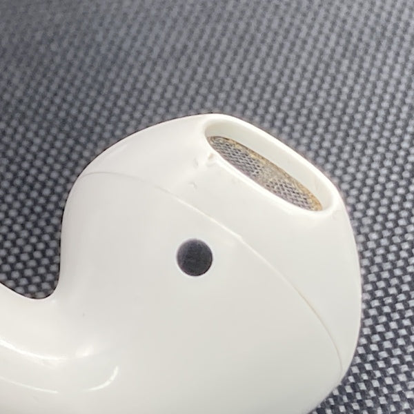 【中古】AirPods with Wireless Charging Case  MRXJ2J-A【秋葉原】
