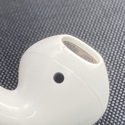 【中古】AirPods with Wireless Charging Case  MRXJ2J-A【秋葉原】