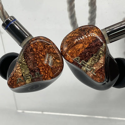 【中古】PERFORMER 8【秋葉原】