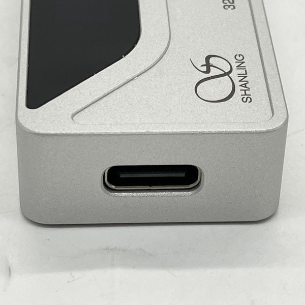 【中古】UA4 シルバー【秋葉原】