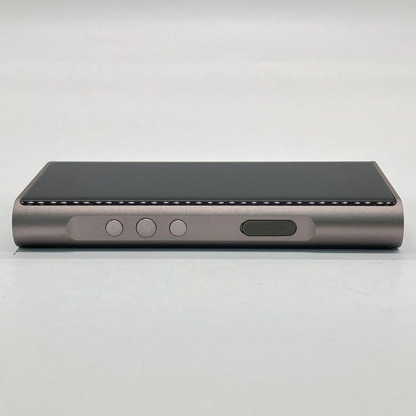 【中古】M6 Ver.21 (64GB) チタニウム【秋葉原】
