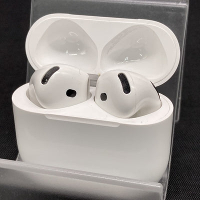 【中古】AirPods 4 MXP93J/A（アクティブノイズキャンセリング搭載）【秋葉原】