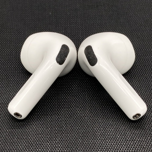 【中古】AirPods 4 MXP93J/A（アクティブノイズキャンセリング搭載）【秋葉原】